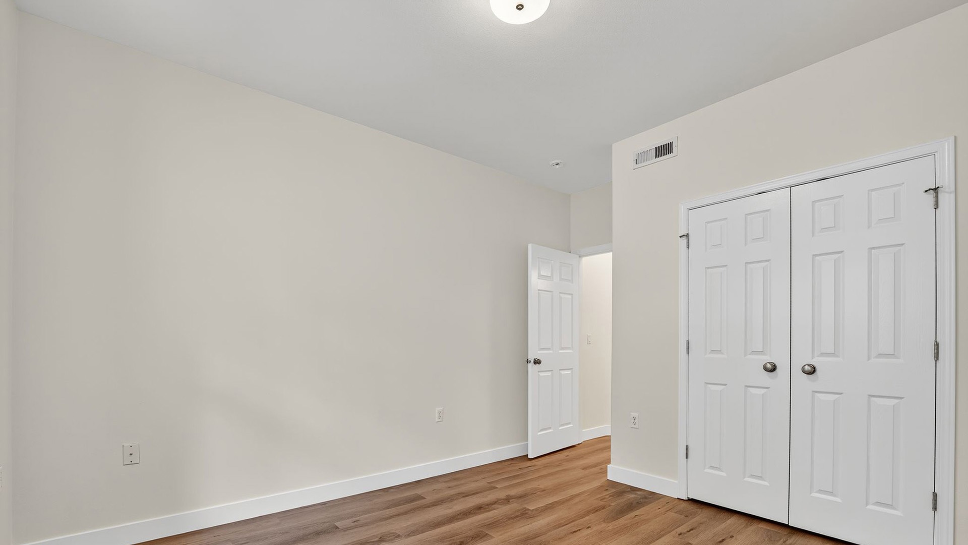 Summerlinn 1220 model bedroom2