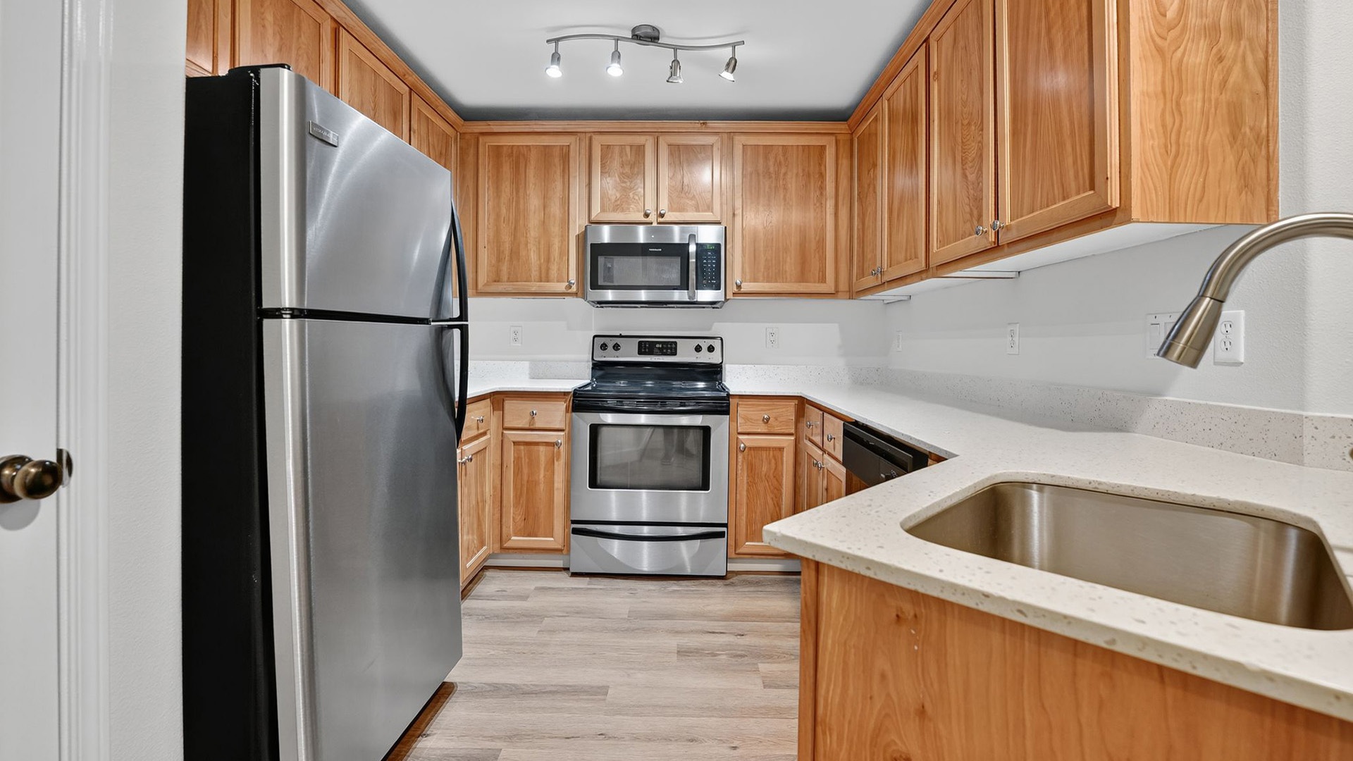 Summerlinn 1220 model kitchen view1