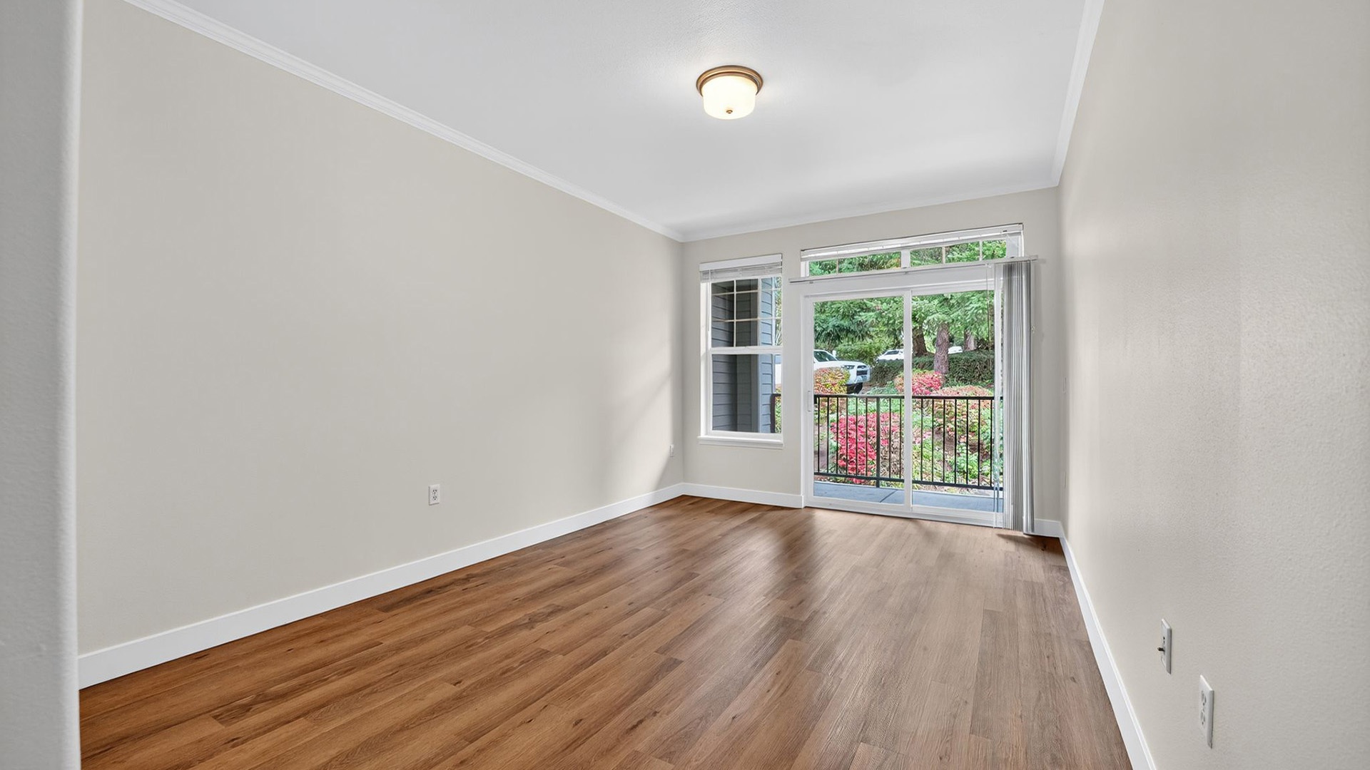 Summerlinn 1220 model living view2