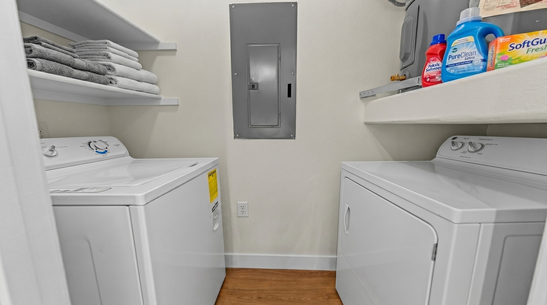 Summerlinn 1395 Furnished Laundry