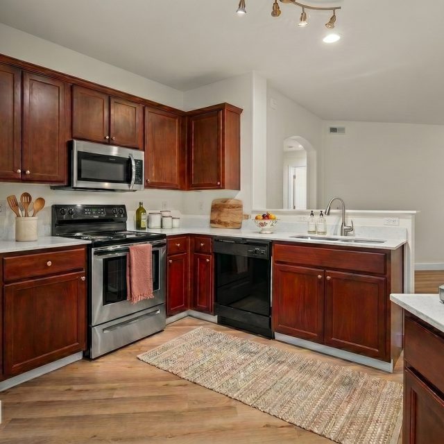 Summerlinn 1395 Furnished Kitchen