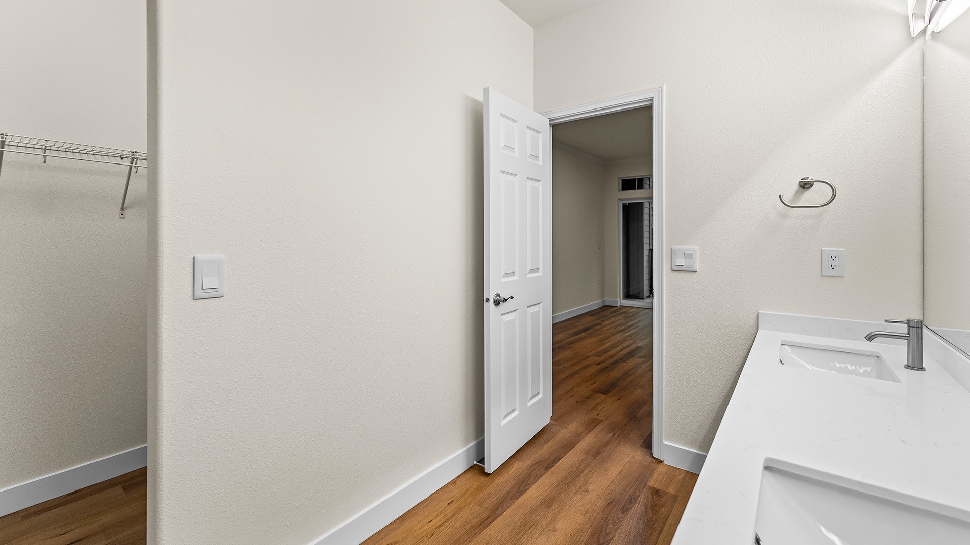 Summerlinn west linn unit 1410 modern bathroom1 view1