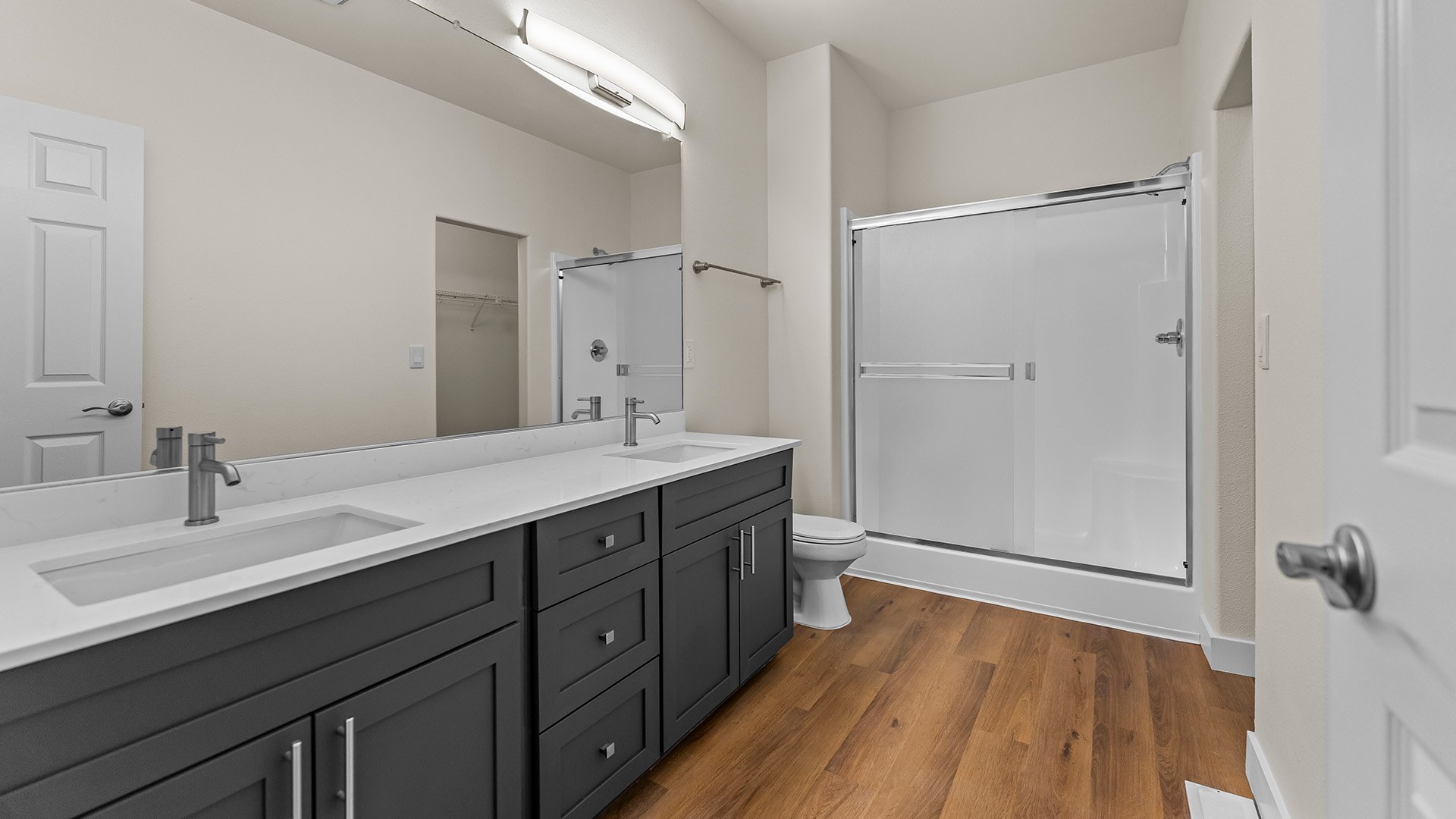 Summerlinn west linn unit 1410 modern bathroom2