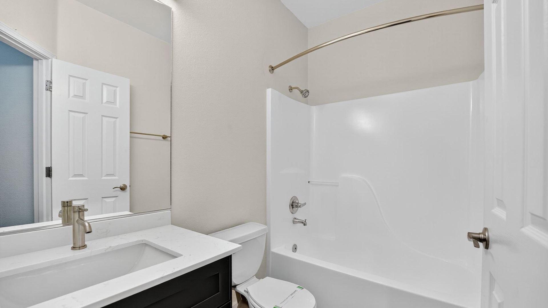 Summerlinn 1430 bathroom1