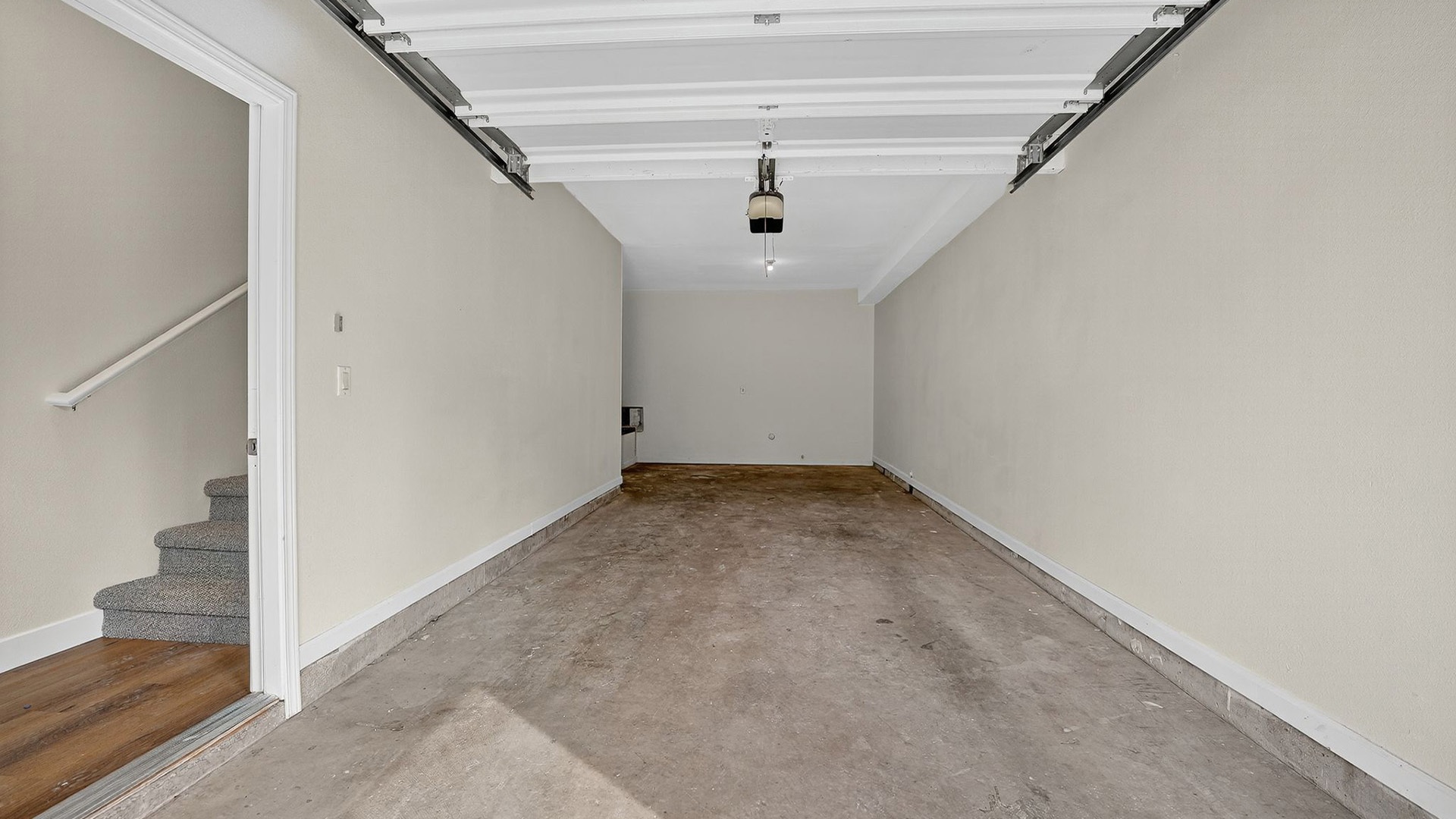 Summerlinn 1430 garage