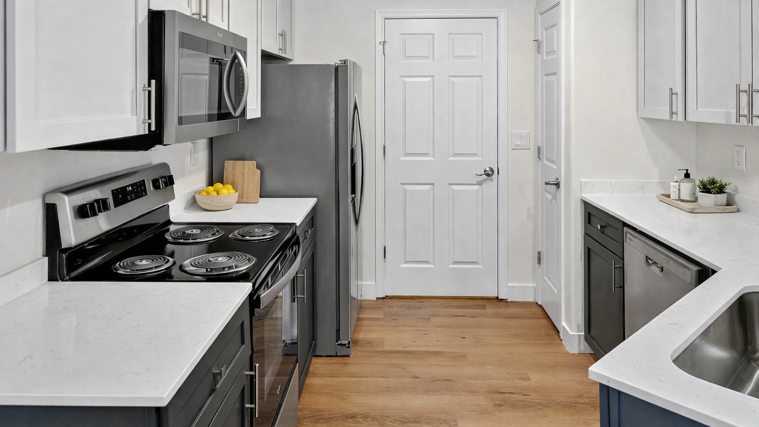 Summerlinn 1480 Furnished Kitchen