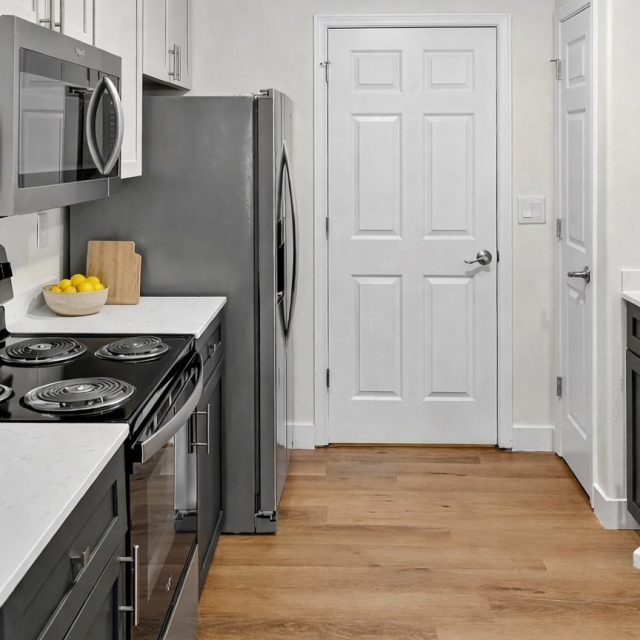 Summerlinn 1480 Furnished Kitchen