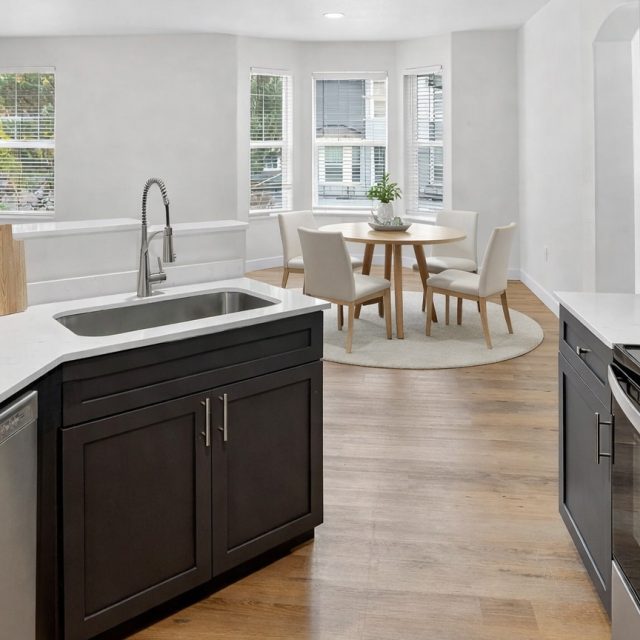 Summerlinn 1480 Furnished Kitchen2