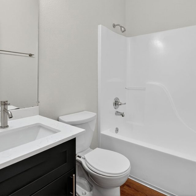 Summerlinn 1480 bathroom1