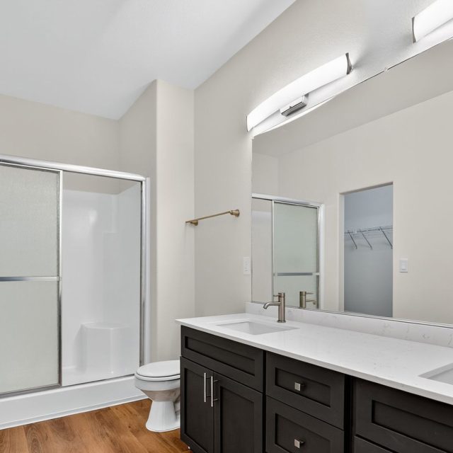 Summerlinn 1480 bathroom2