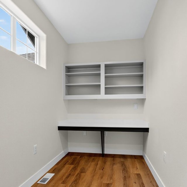 Summerlinn 1480 office nook