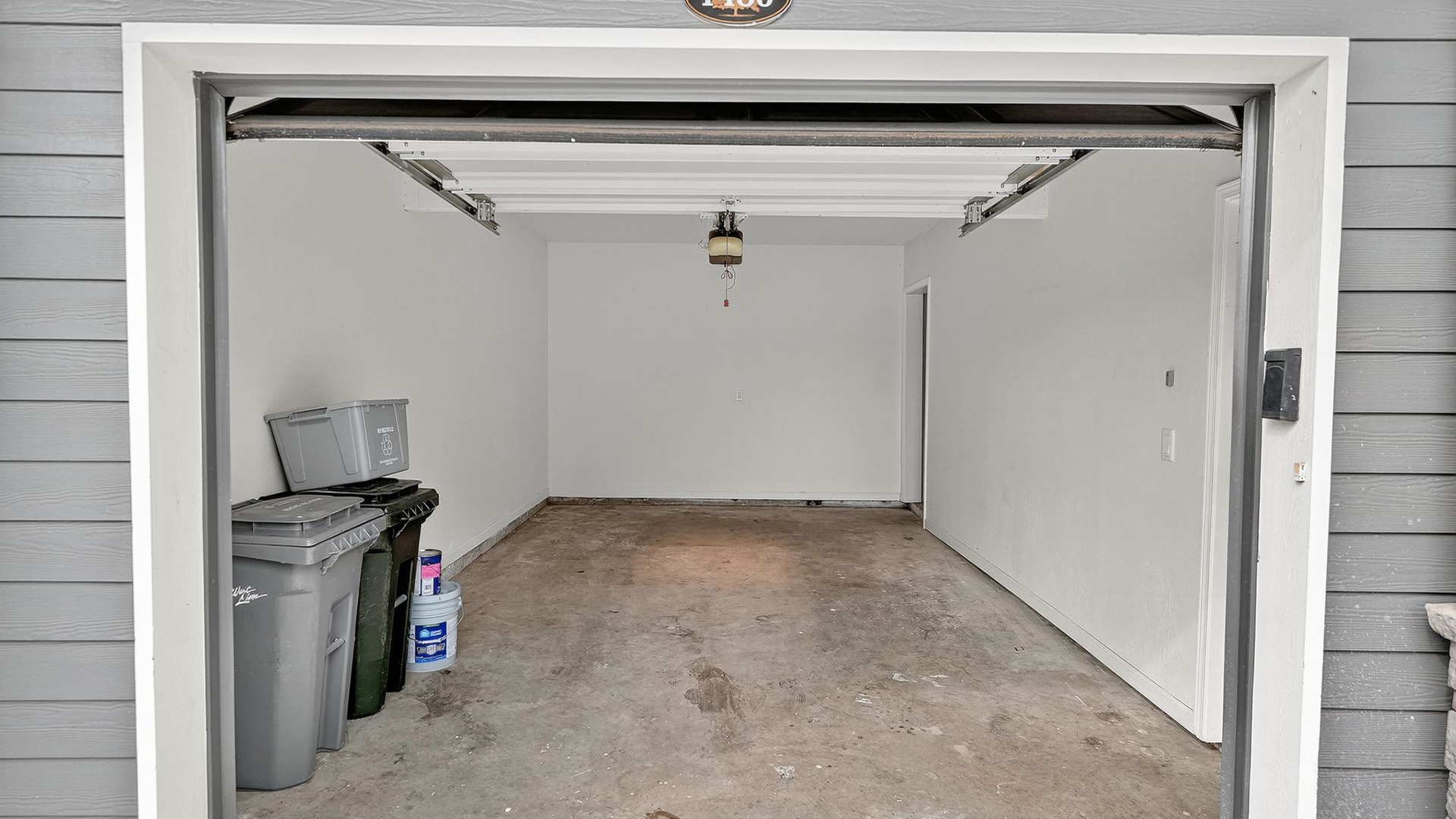 Summerlinn 1480 garage