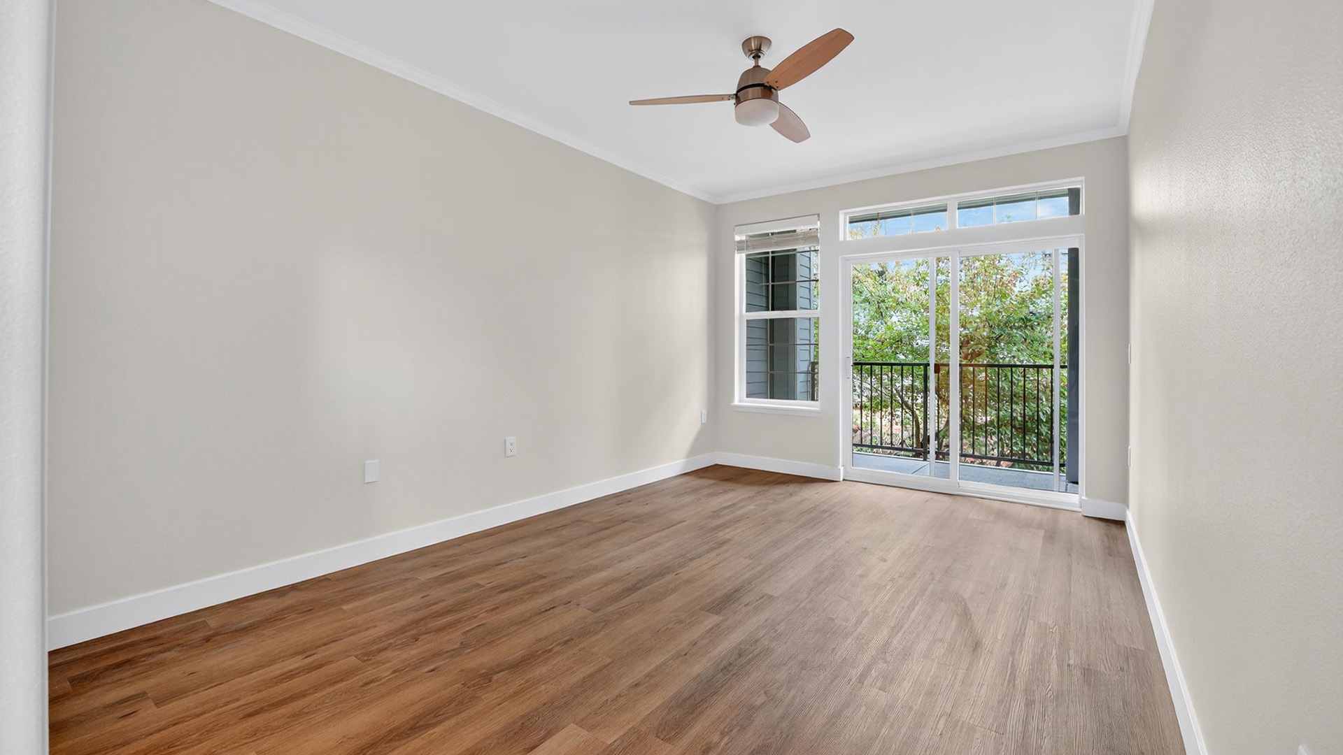 Summerlinn 1480 living view1