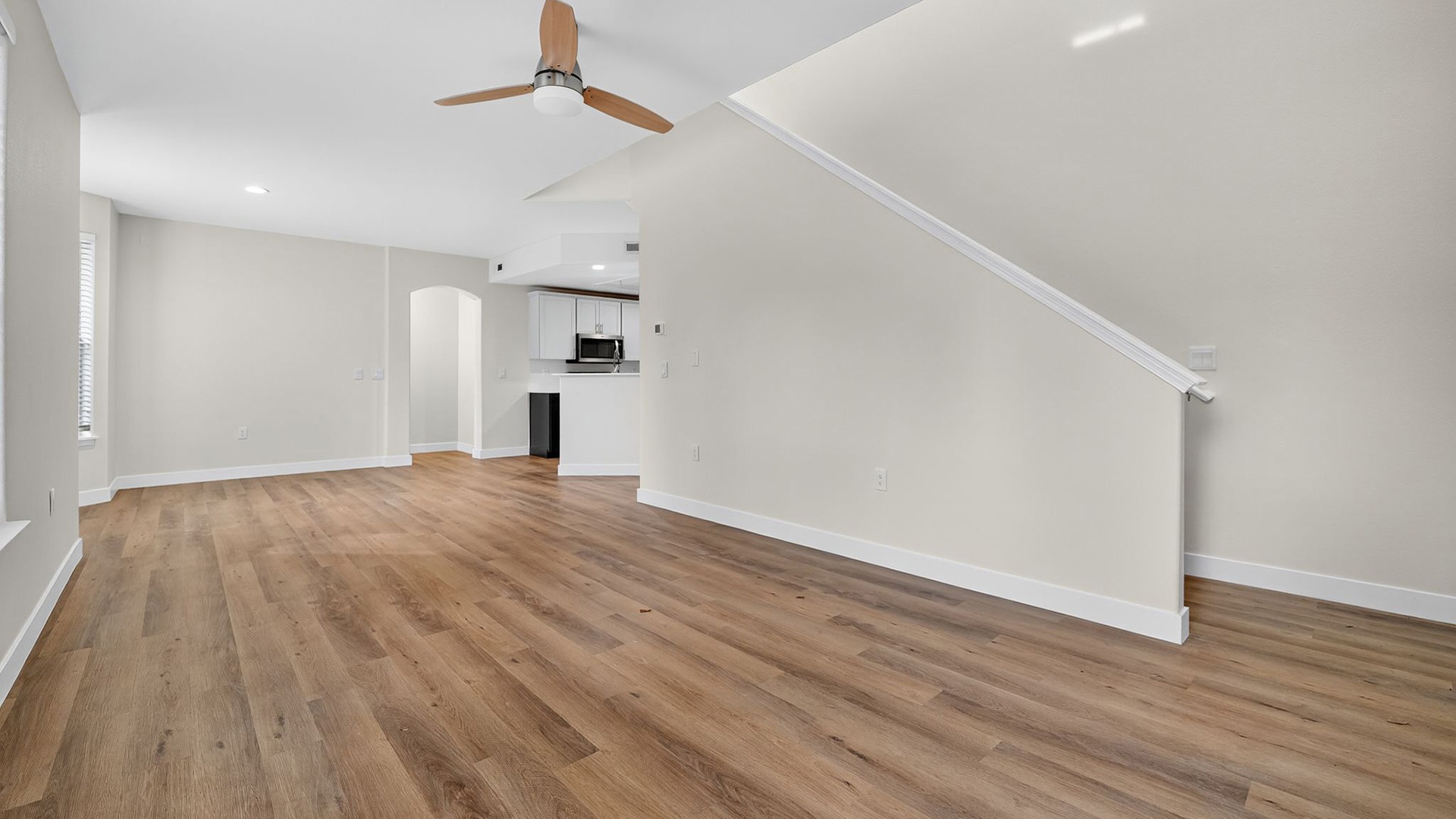 Summerlinn 1480 living view2