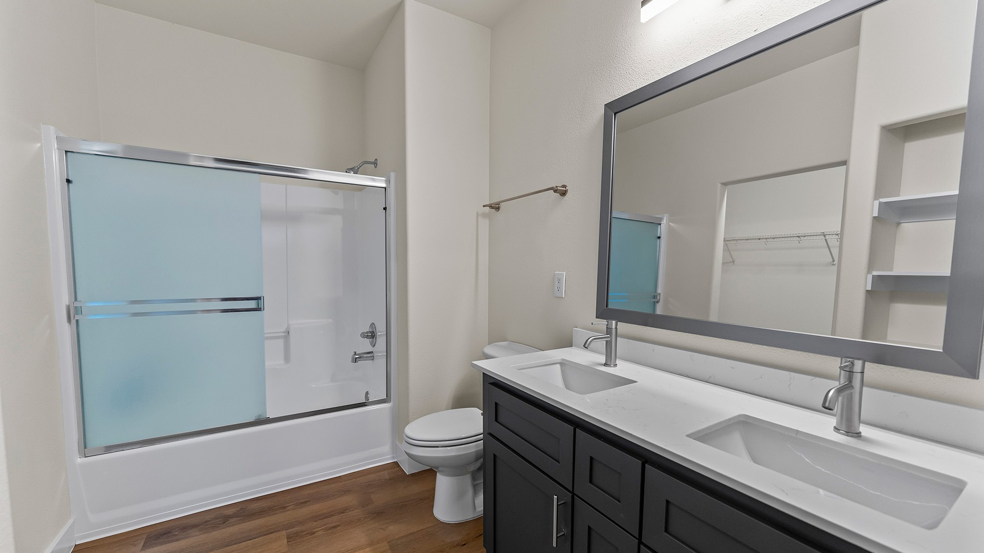 Summerlinn west linn unit 305 modern bathroom2