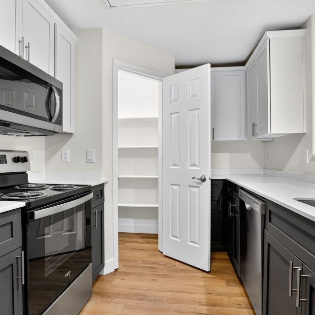 22D Modern 2 Bedroom - 1321 sq ft