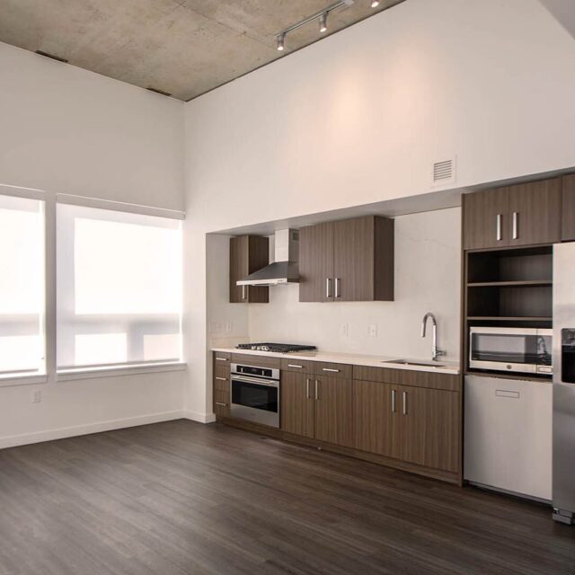 Goss C10 1br kitchen view 1