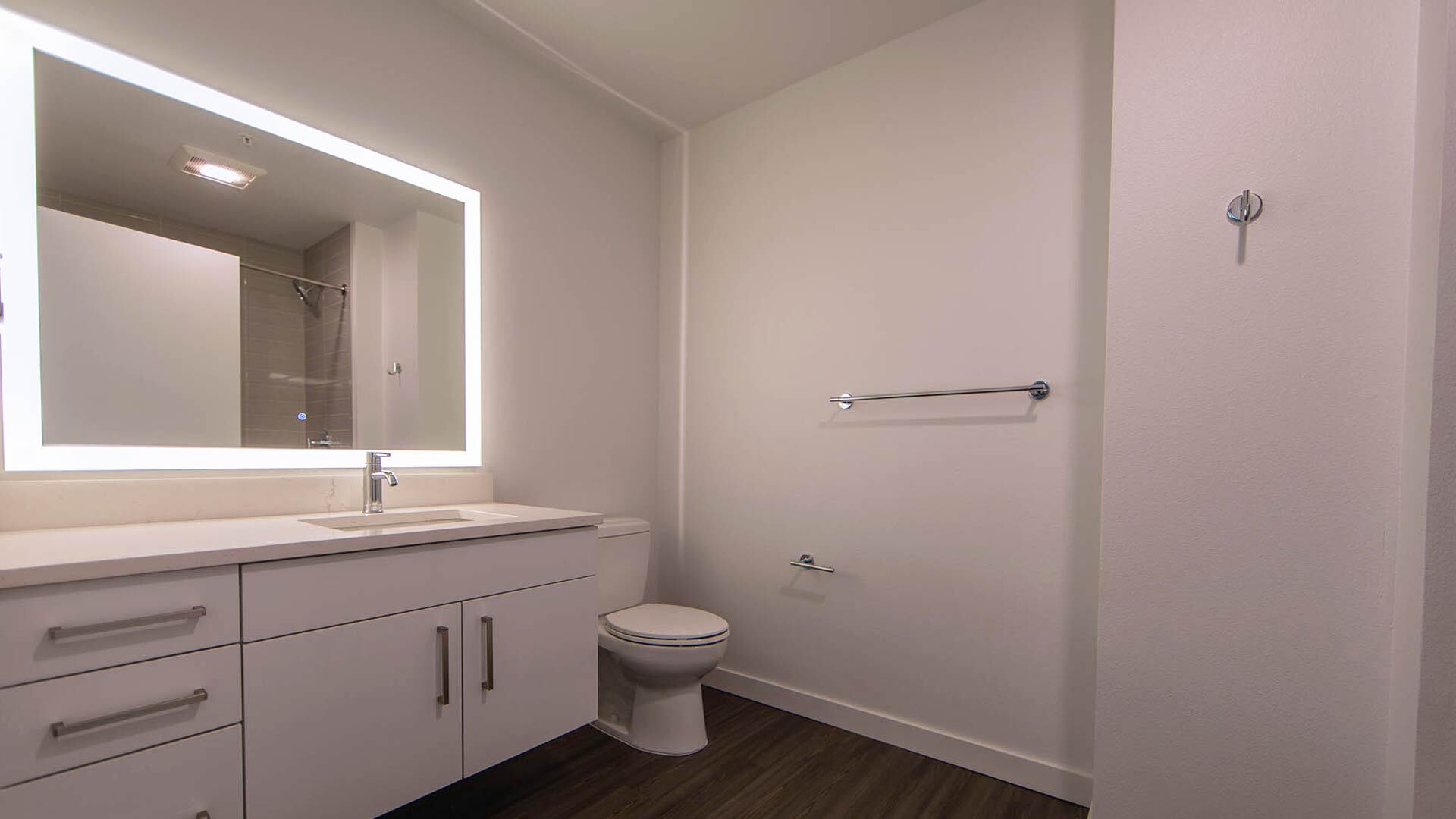 Goss C11 1br bathroom view 1