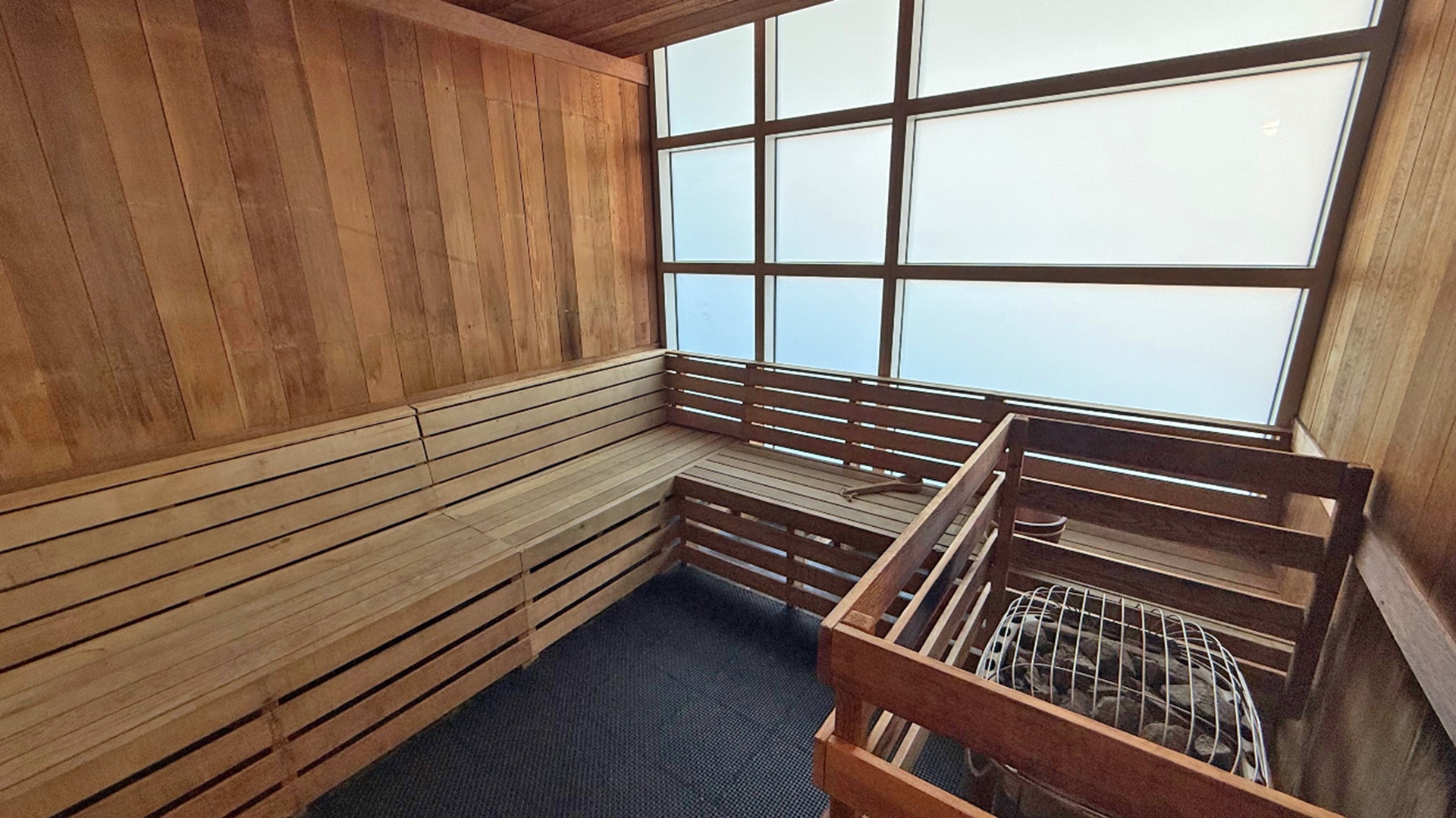 Goss sauna view1