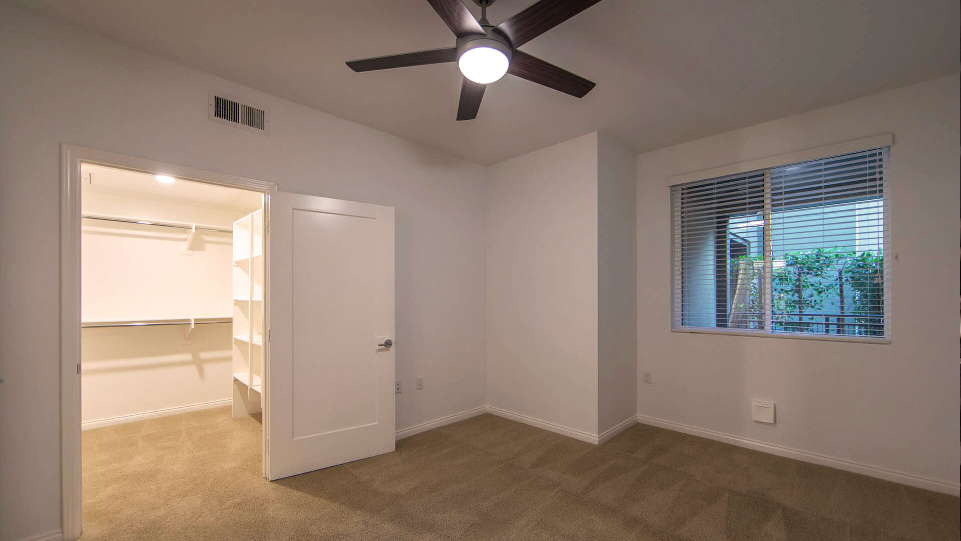 Vilara Elite bedroom closet view