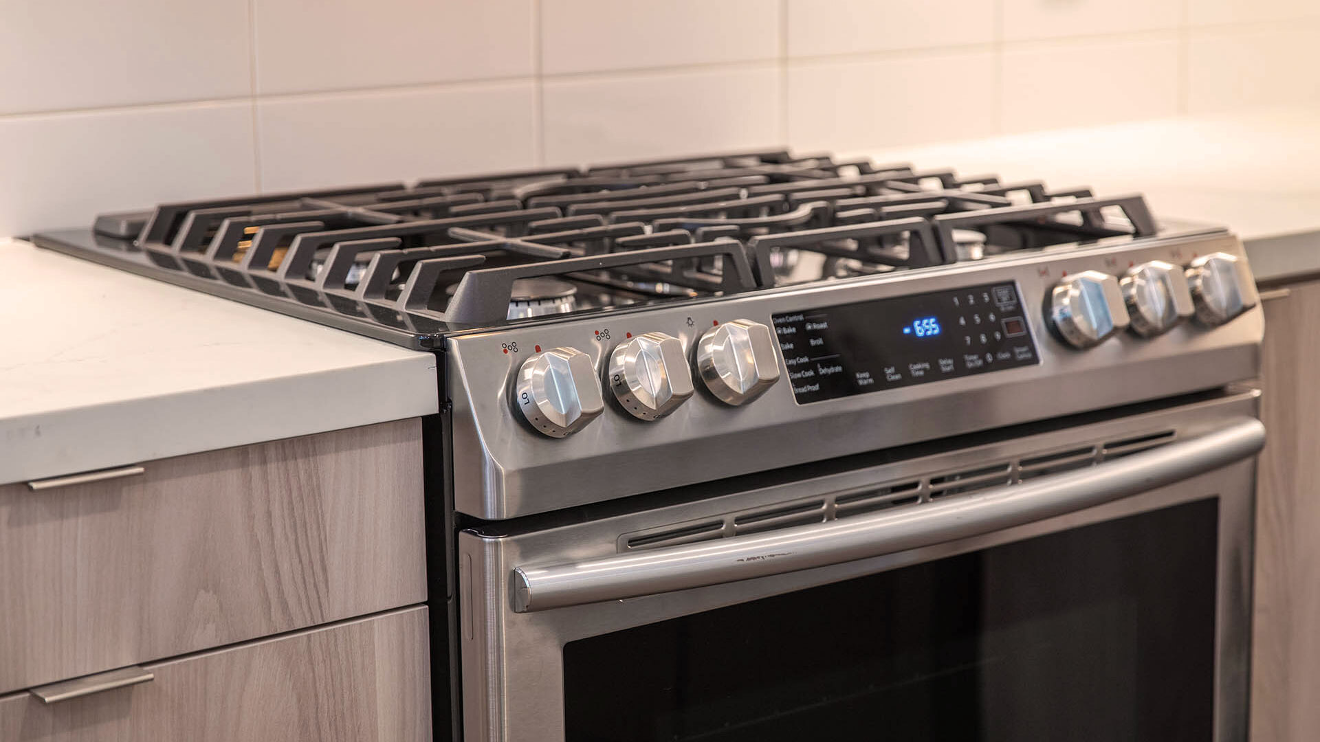 Vilara Uptown gas range