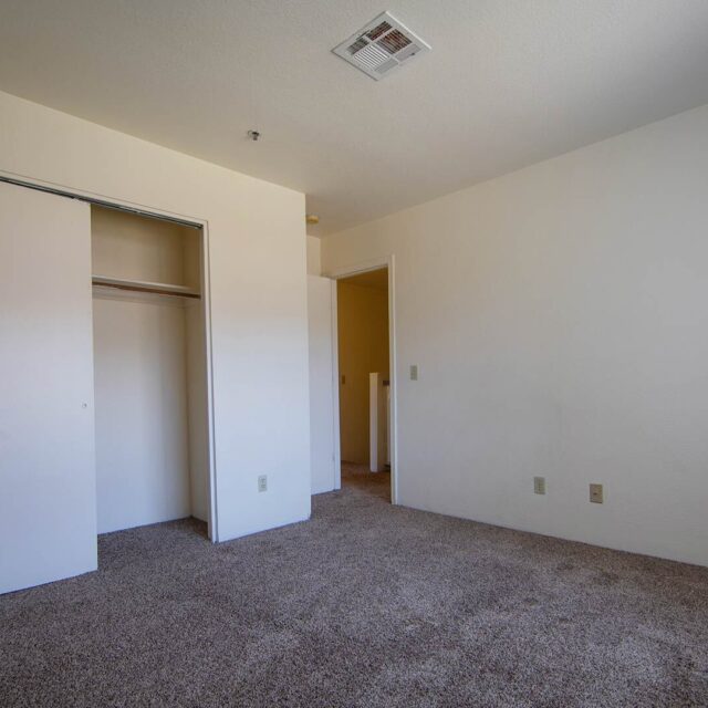 Vlm ponderosa bedroom view 3