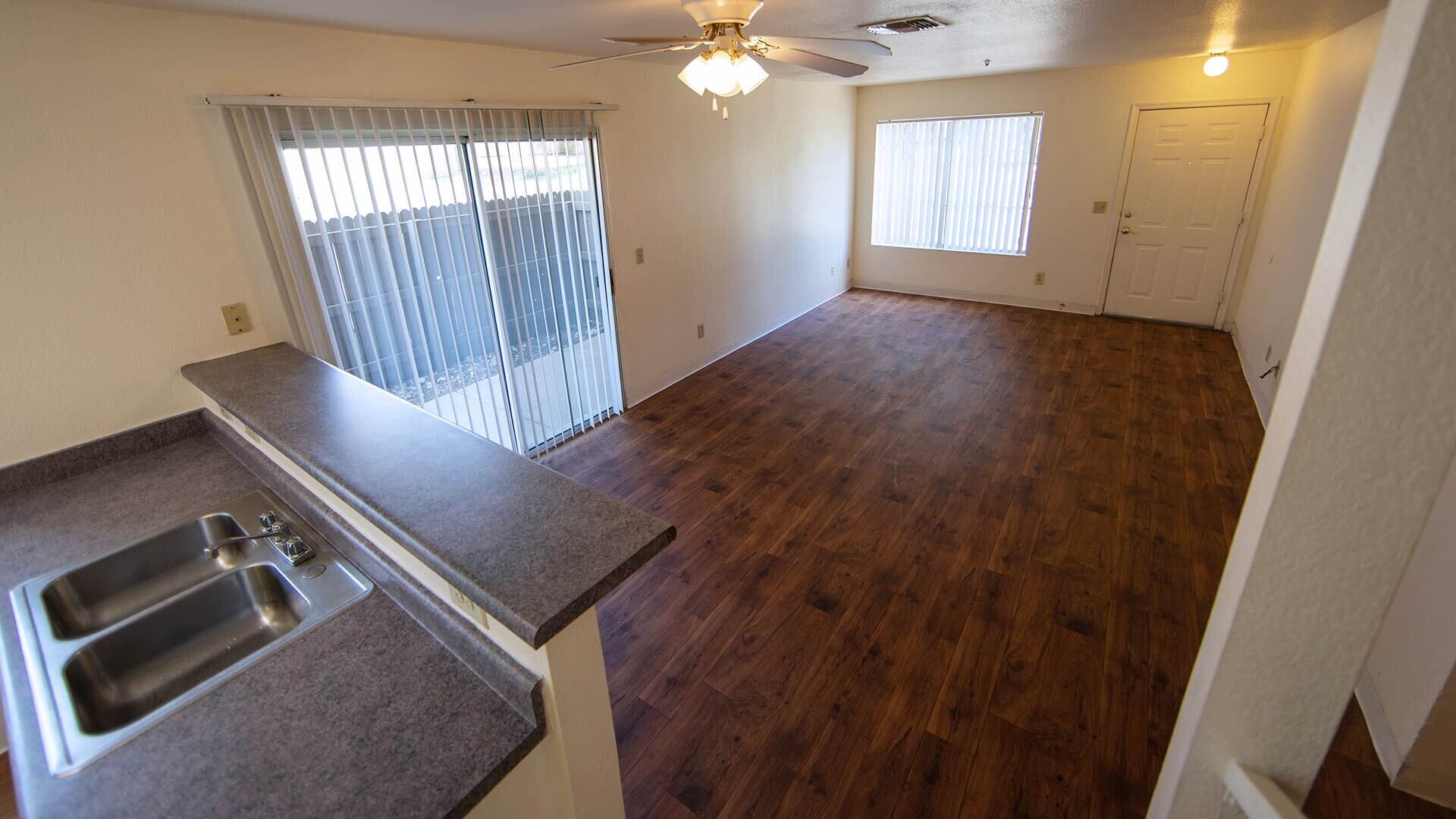 Vlm ponderosa livingroom view 2